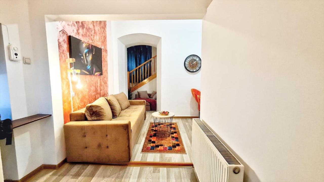 Royal Mansion In Unirii Square Apartment คลูจ-นาโปกา ภายนอก รูปภาพ