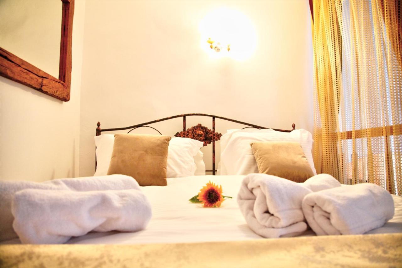 Royal Mansion In Unirii Square Apartment คลูจ-นาโปกา ภายนอก รูปภาพ