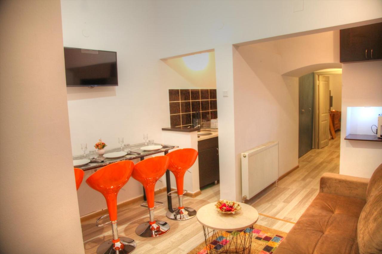 Royal Mansion In Unirii Square Apartment คลูจ-นาโปกา ภายนอก รูปภาพ